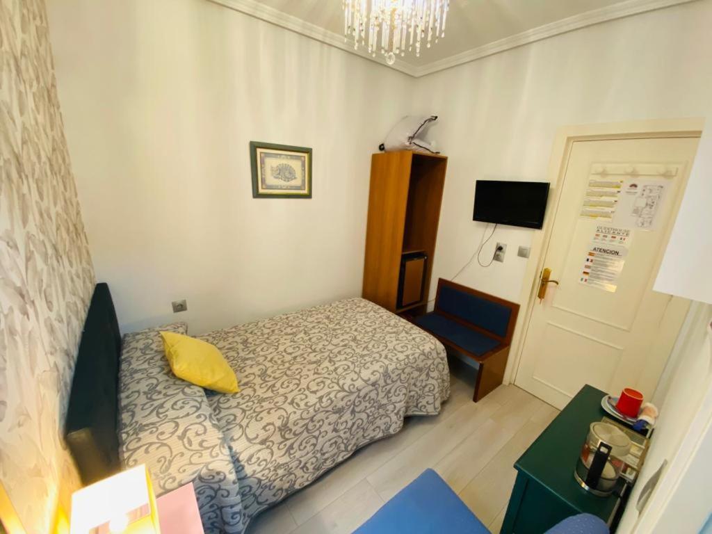 Pension Antonio Guesthouse Alicante Dış mekan fotoğraf
